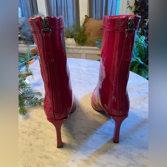 Patent leather pointed heeled boots - Picture 5 of 7